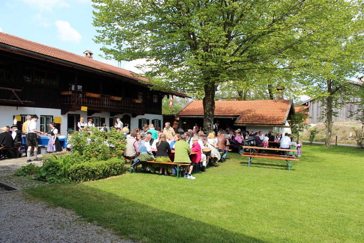 Familien-Volkstanz